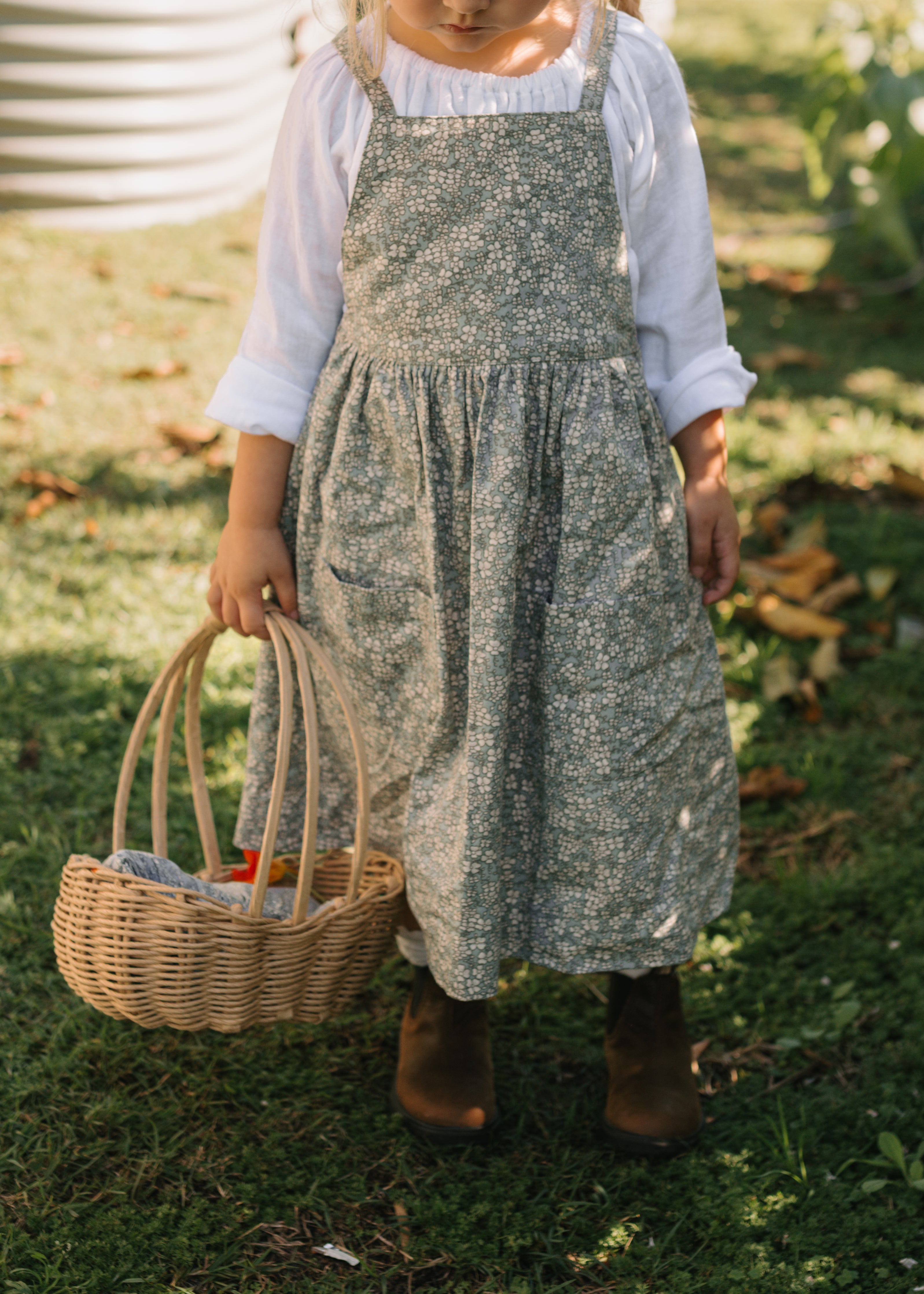 Holiday Dress in Twill Winter Daisy