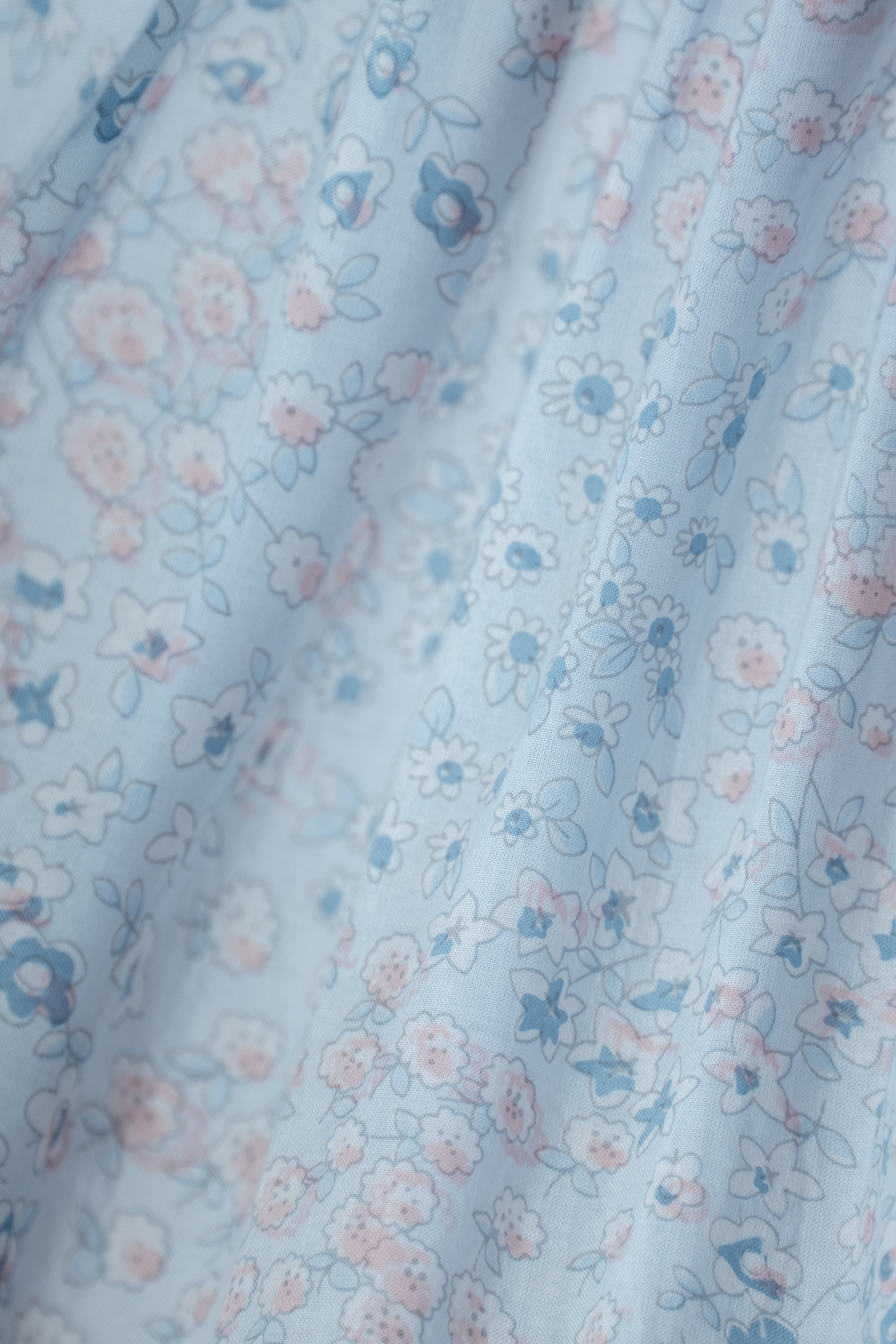 La Renta Blouse in Baby Blue Vintage Flower - printebebe.com