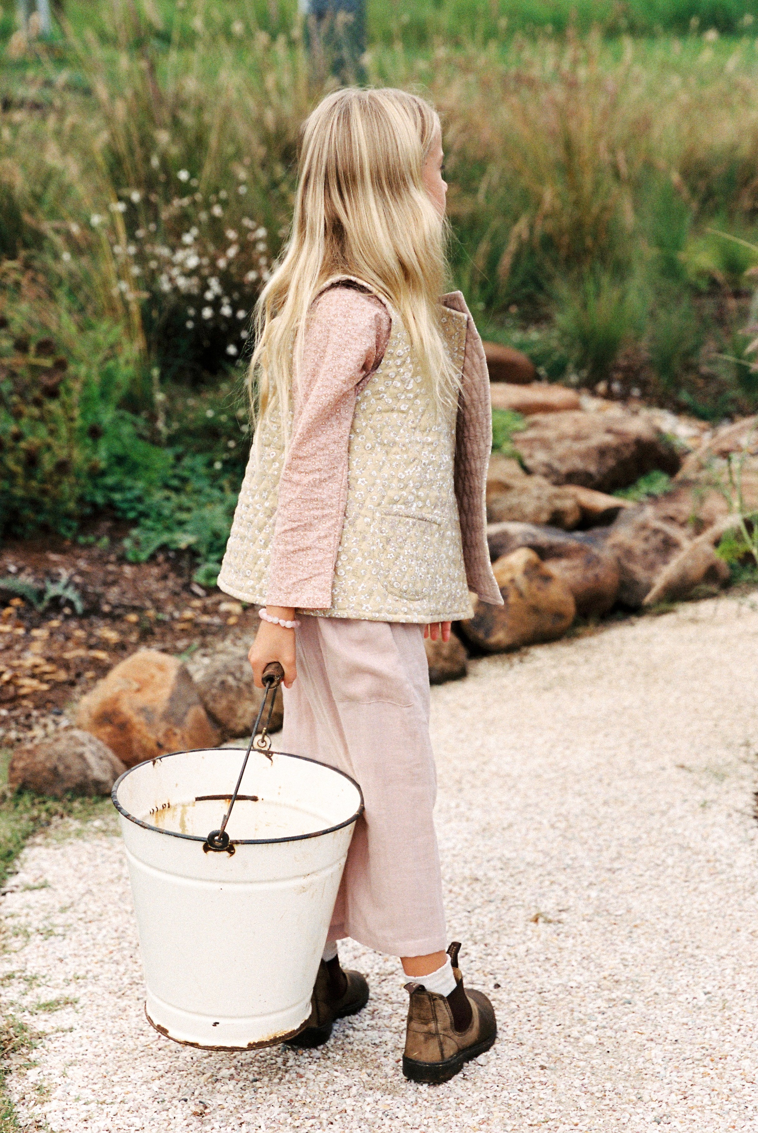 Quilted Vest in Daisy Vintage Flower - printebebe.com
