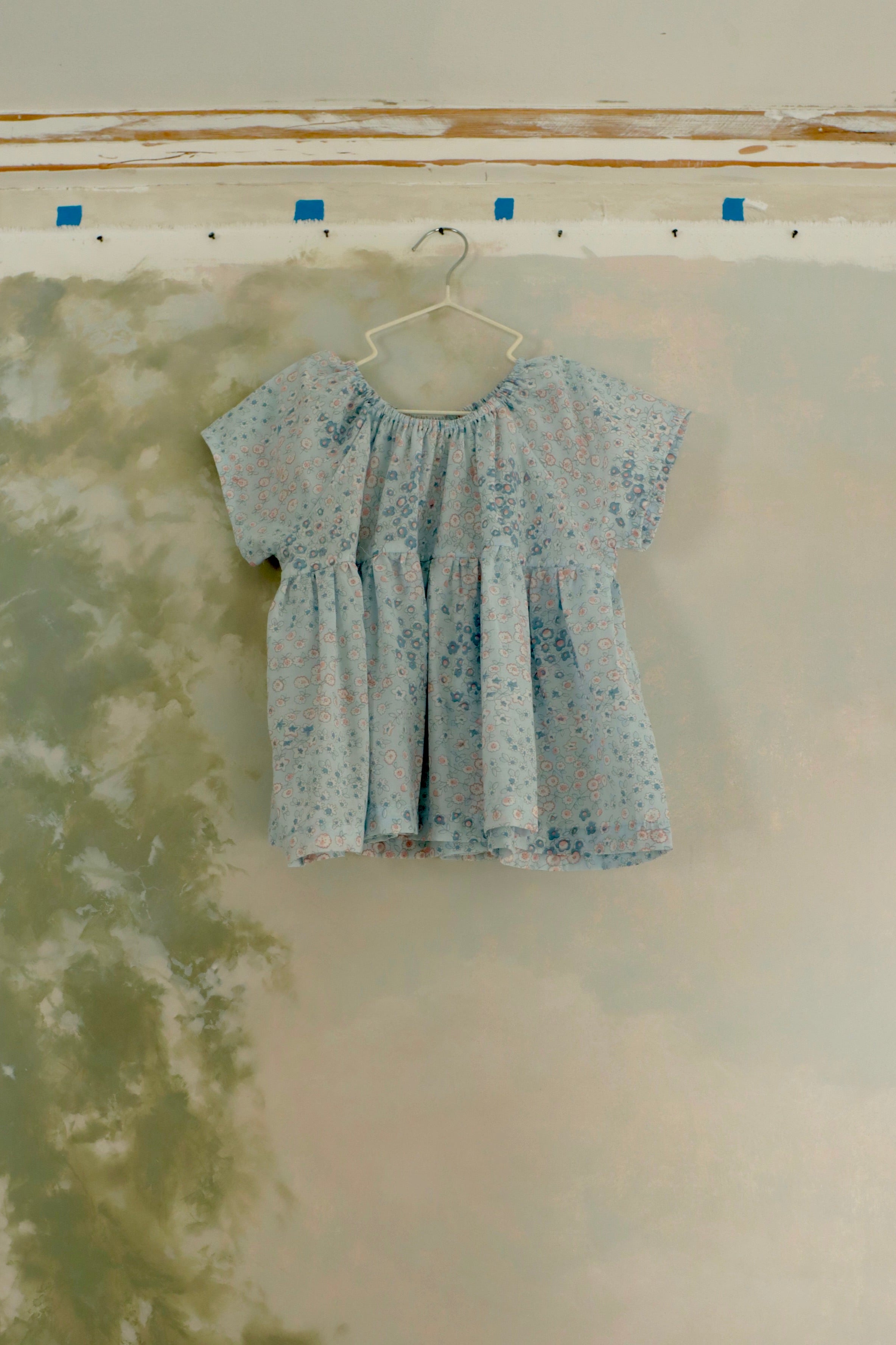 La Renta Blouse in Baby Blue Vintage Flower - printebebe.com