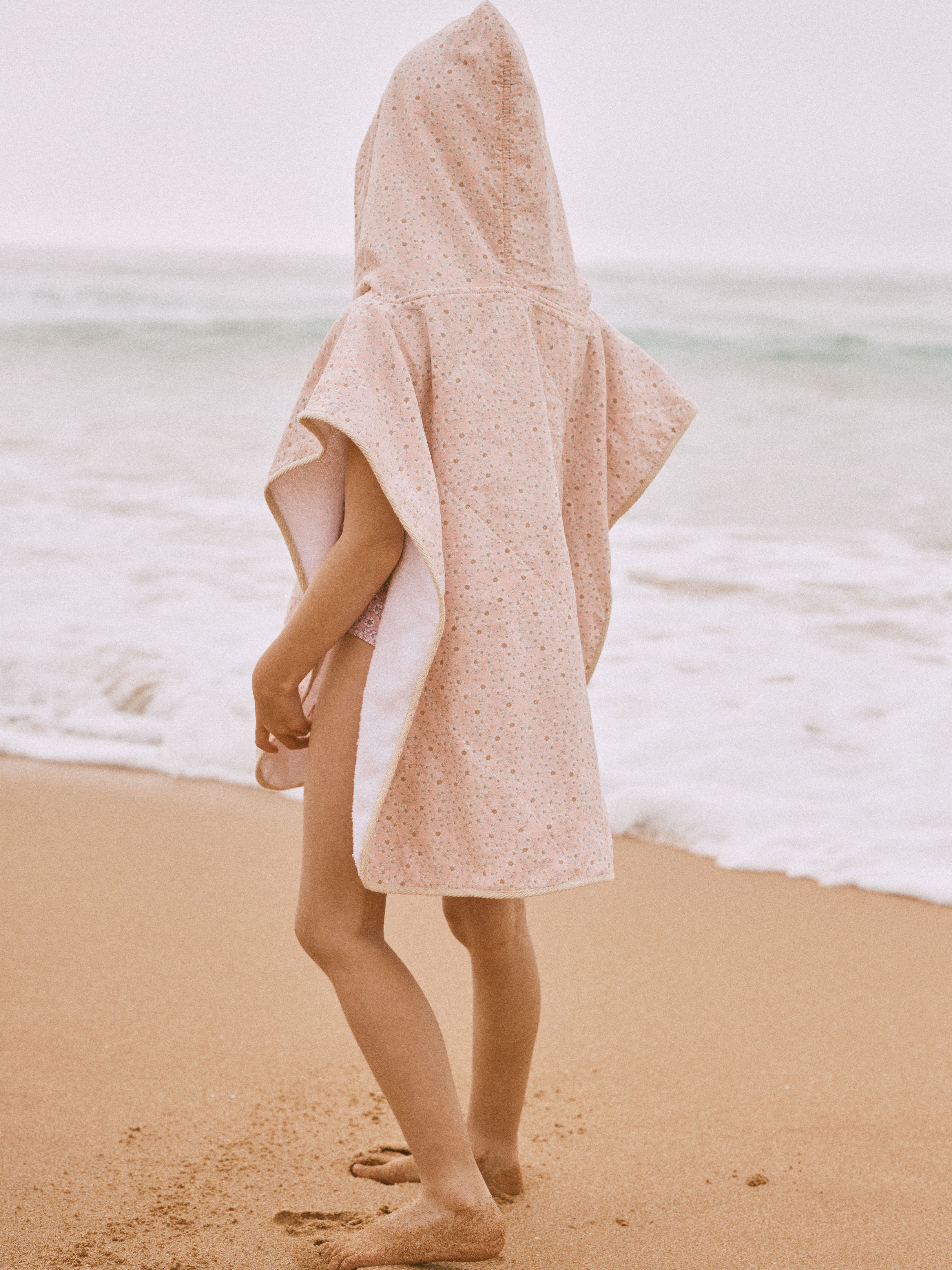 Hooded Beach Towel in Pretty Pink Wild Flower