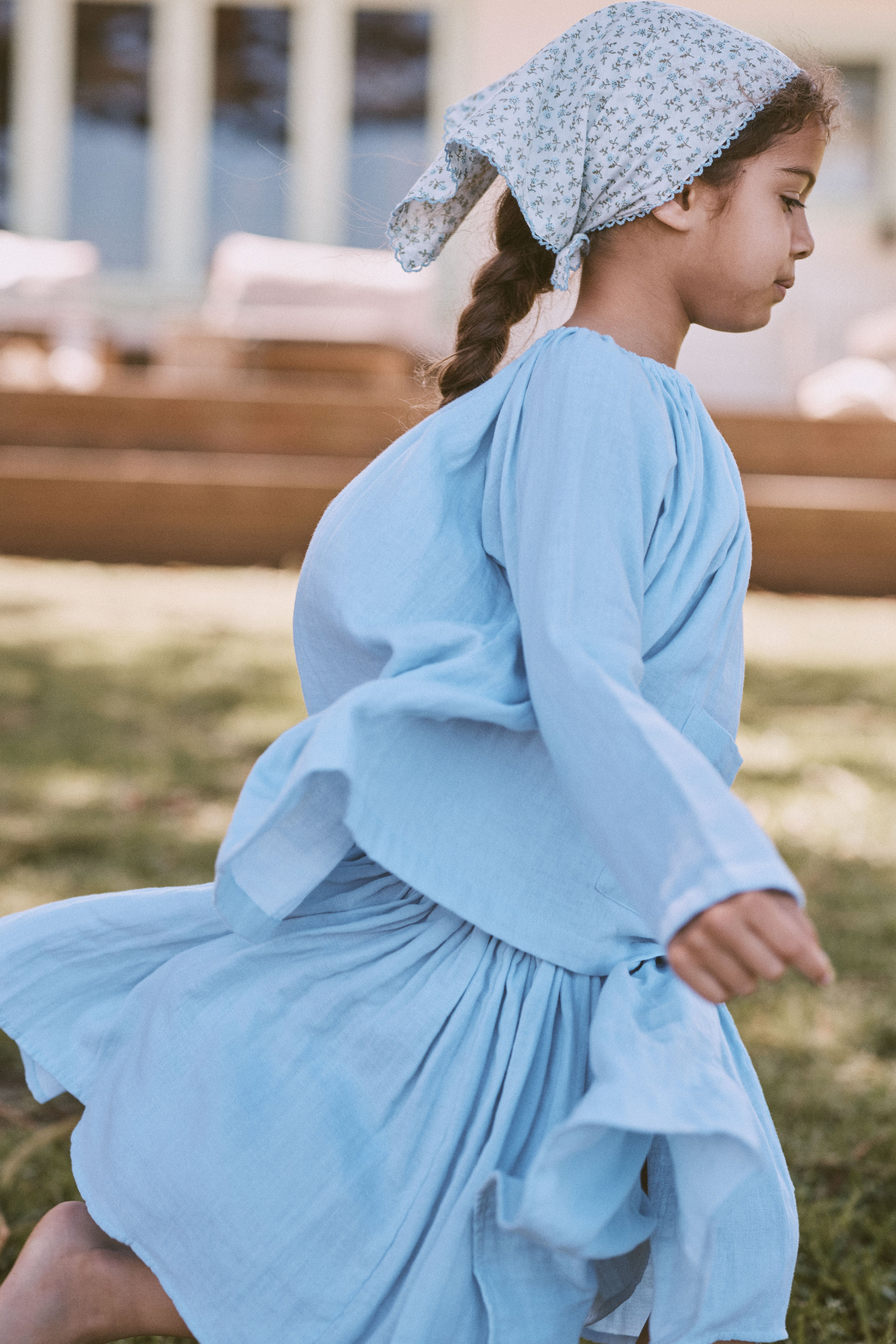 Head Scarf in Whisper Blue Falling Daisy - printebebe.com
