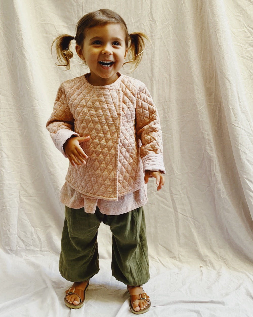 Quilted jacket in blushing pink winter daisy - printebebe.com